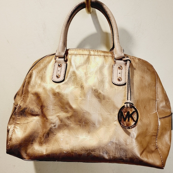 Michael Kors Metallic Rose Gold Purse - Picture 2 of 16